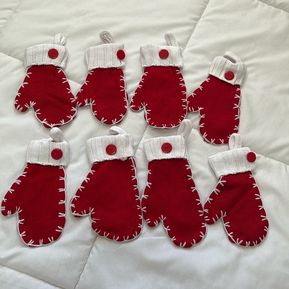 NEW 8 Christmas Red Mitten Gift Card Holder - Picture 1 of 7